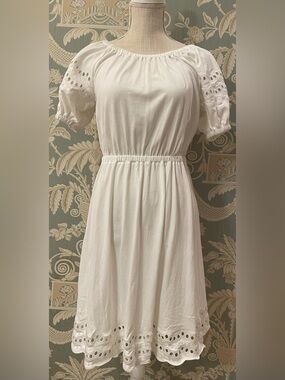 EUC Scallop Border White Cotton Dress. XS.🤍🤍